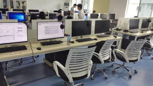 重慶第二師范學(xué)院三茗機(jī)房管理系統(tǒng)至尊版部署現(xiàn)場實(shí)景與重慶軟件開發(fā)創(chuàng)新實(shí)踐